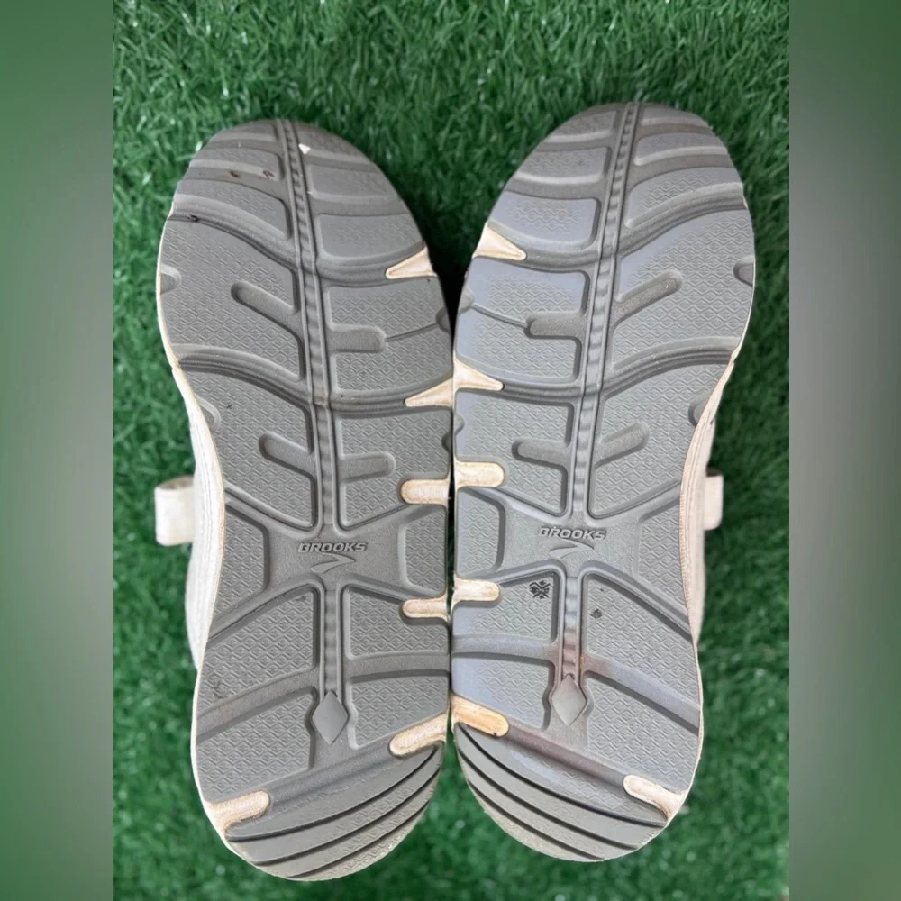 Brooks good preowned